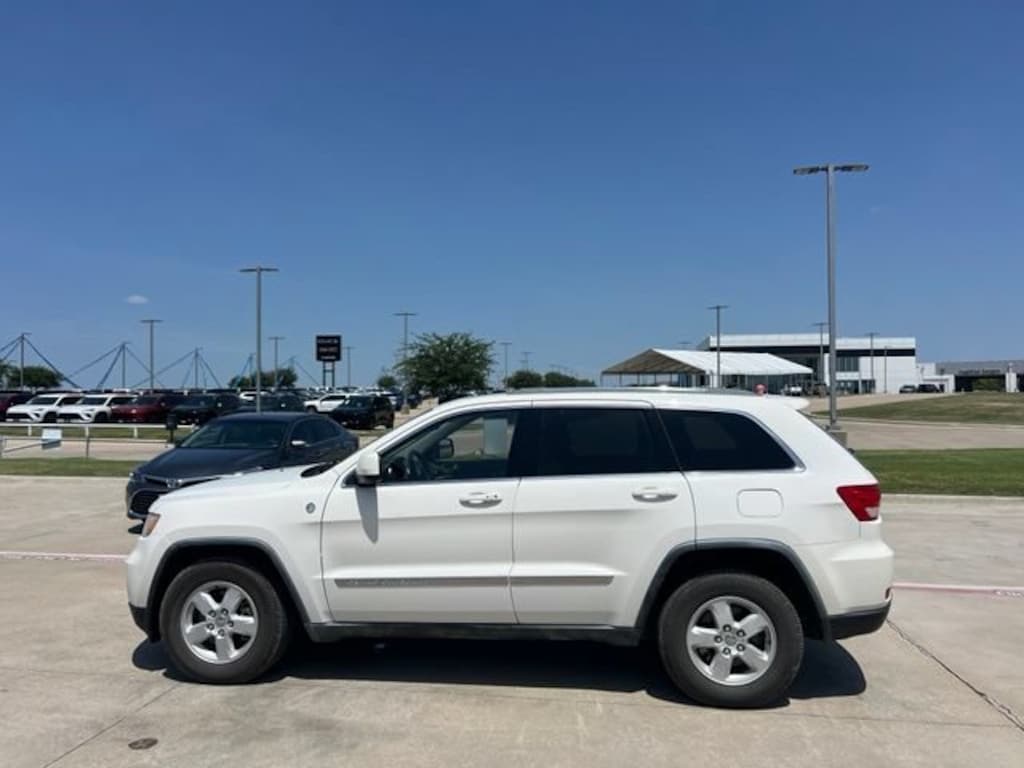 Used 2011 Jeep Grand Cherokee Laredo SUV