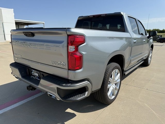 2025 Chevrolet Silverado 1500 High Country photo 3