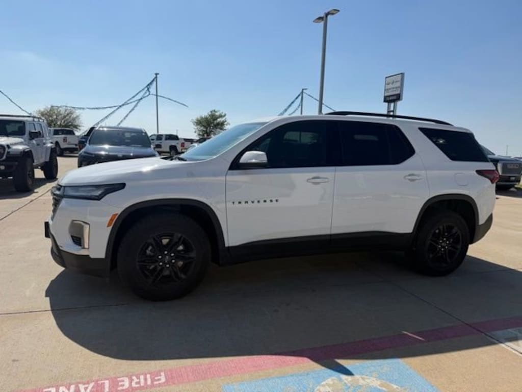 Used 2023 Chevrolet Traverse LT Cloth SUV
