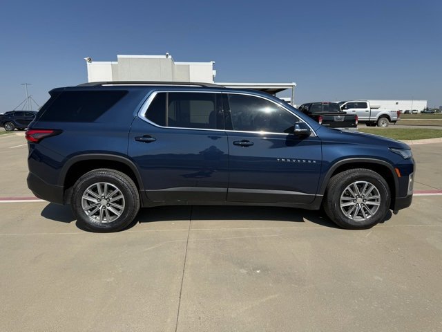 2023 Chevrolet Traverse Cloth photo 2