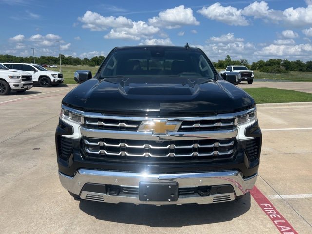 2024 Chevrolet Silverado 1500 LTZ photo 2