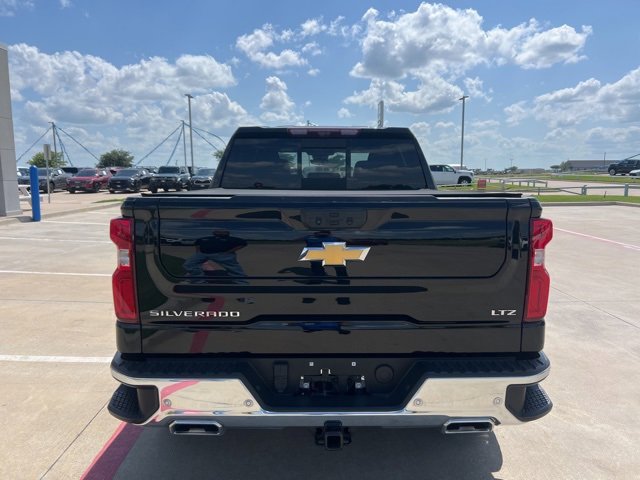 2024 Chevrolet Silverado 1500 LTZ photo 4