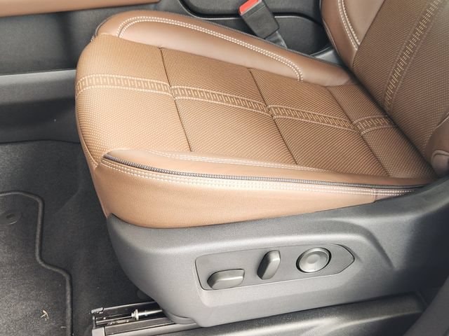 2026 Chevrolet Suburban High Country - Photo 18