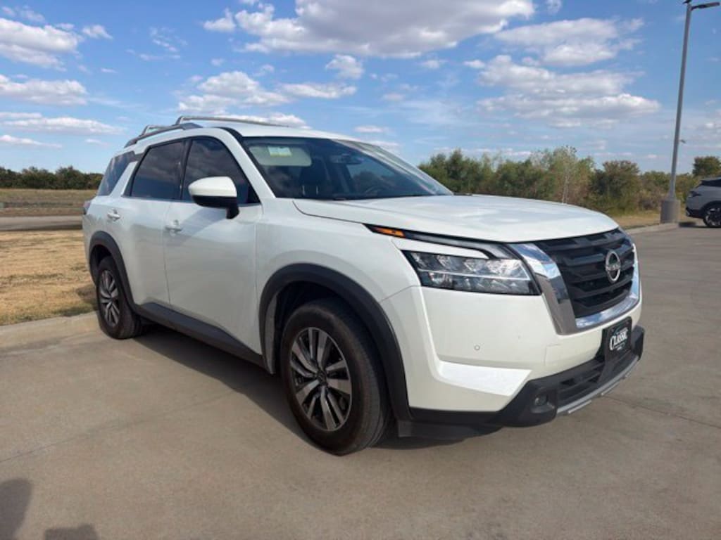 Used 2023 Nissan Pathfinder SL SUV