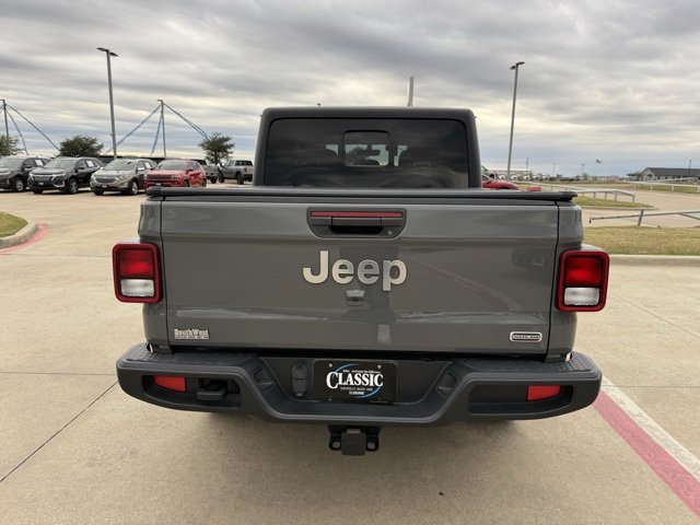 2022 Jeep Gladiator Overland photo 3