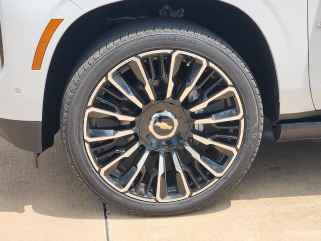 2026 Chevrolet Suburban High Country - Photo 10