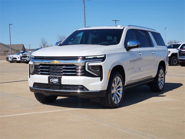 2025 Chevrolet Suburban Premier photo 3