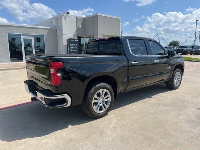 2024 Chevrolet Silverado 1500 LTZ photo 3