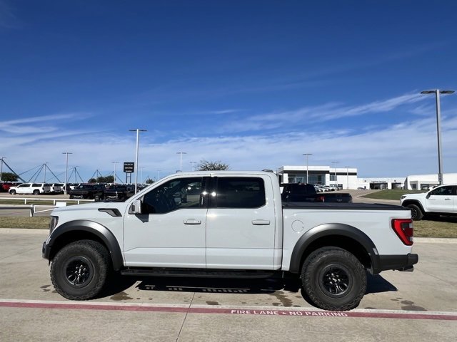 2023 Ford F-150 Raptor photo 3
