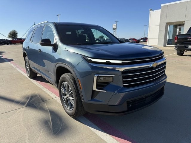 2025 Chevrolet Traverse LT's photo