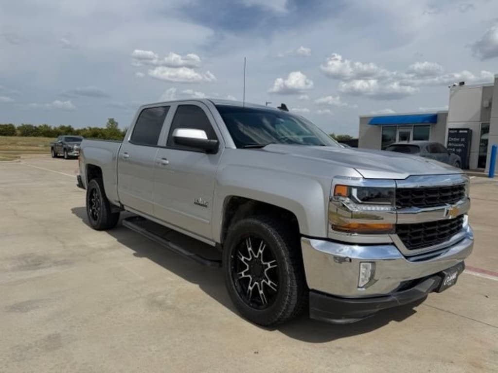 Used 2018 Chevrolet Silverado 1500 LT w/1LT Truck Crew Cab