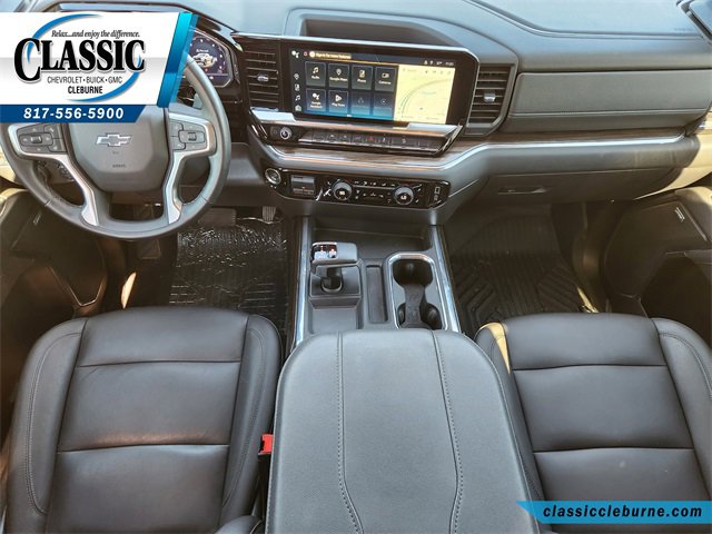 2025 Chevrolet Silverado 1500 LT Trail Boss photo 2