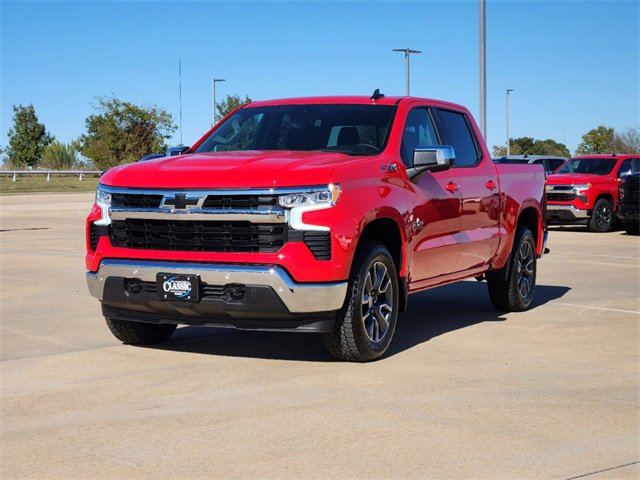 2025 Chevrolet Silverado 1500 LT photo 3