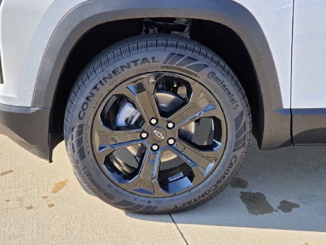 2027 Chevrolet Equinox LT - Photo 10