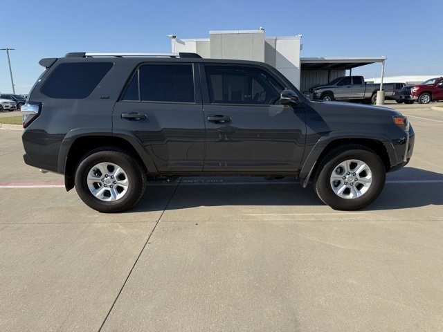 2024 Toyota 4Runner SR5 Premium photo 2