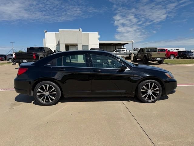 Used 2012 Chrysler 200 Touring with VIN 1C3CCBBG5CN257838 for sale in Cleburne, TX