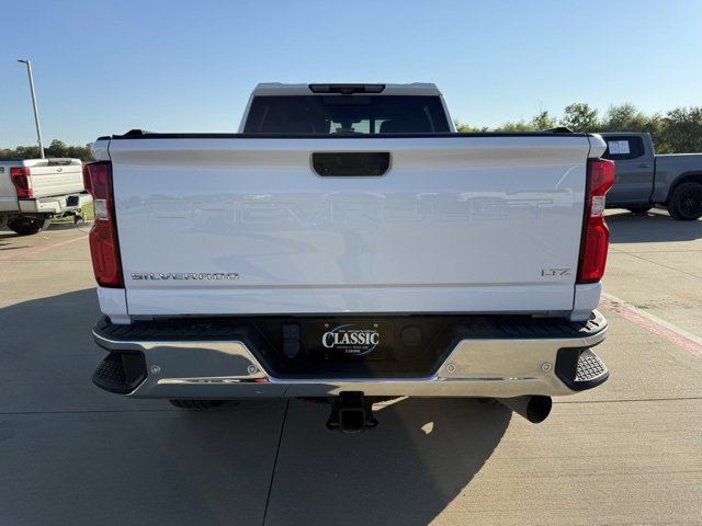 2021 Chevrolet Silverado LTZ photo 4