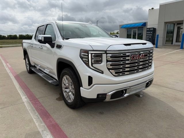 2024 GMC Sierra 4WD Crew Cab Short Box Denali's photo