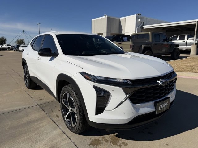 2024 Chevrolet Trax RS's photo