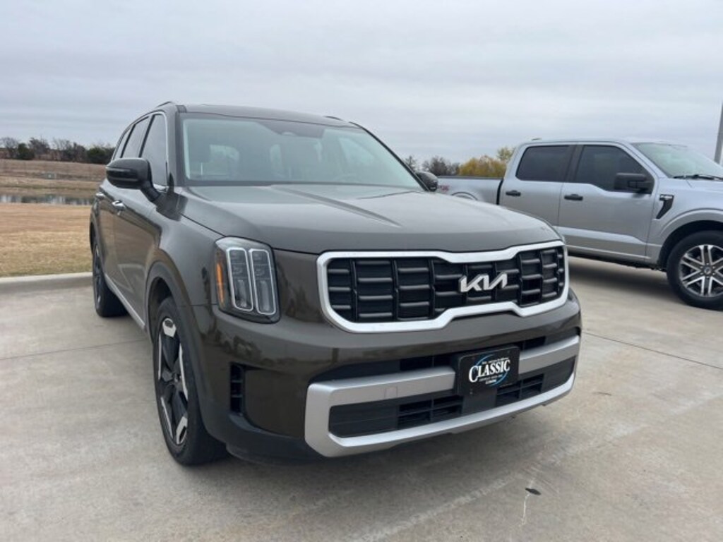 Used 2023 Kia Telluride S
