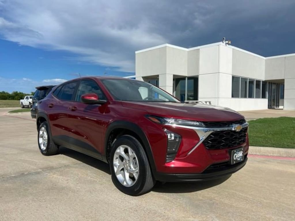 Used 2025 Chevrolet Trax LS SUV