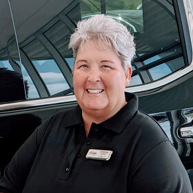Staff member Teresa Cooper from ID_e383a3444810
