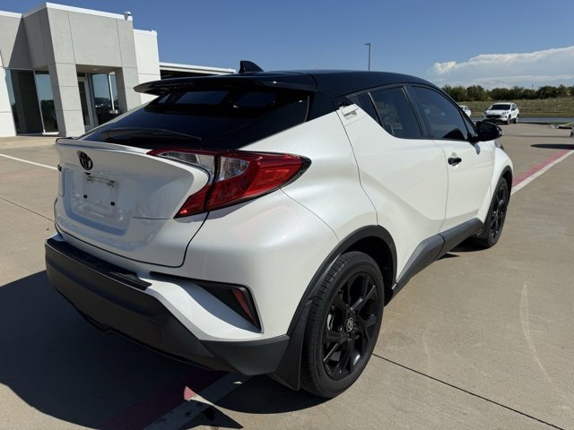 2021 Toyota C-HR LE photo 3