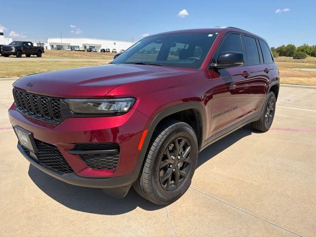 Used 2025 Jeep Grand Cherokee Laredo