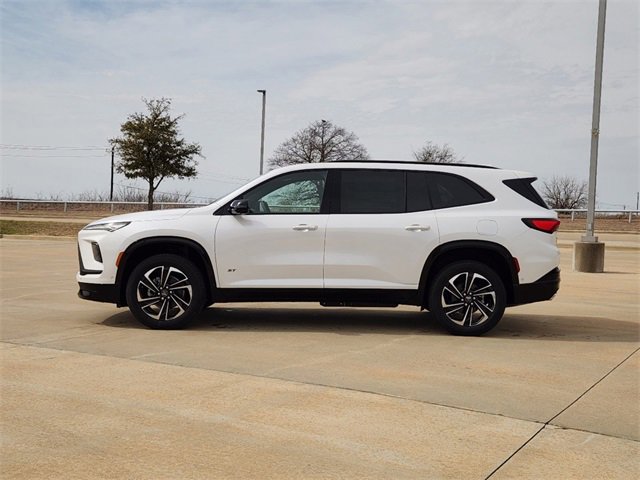 2025 Buick Enclave Sport Touring photo 4