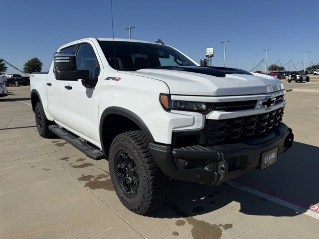 2024 Chevrolet Silverado 1500 ZR2's photo
