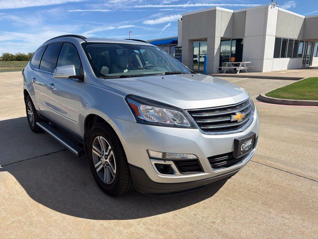 Used 2015 Chevrolet Traverse 2LT with VIN 1GNKRHKD4FJ290749 for sale in Cleburne, TX