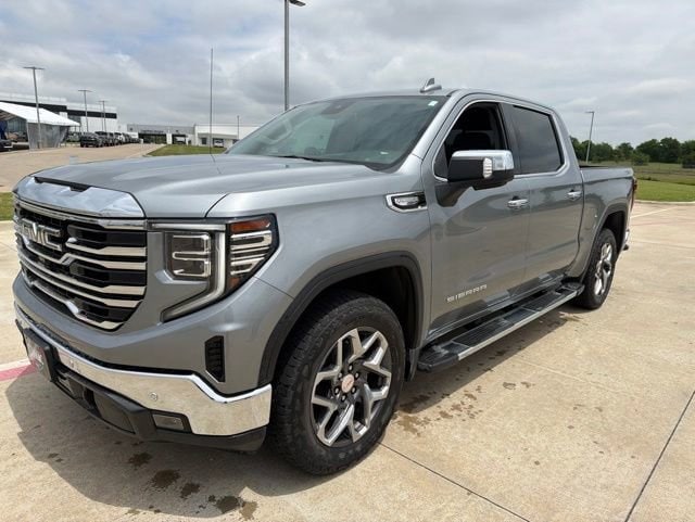 2024 GMC Sierra 4WD Crew Cab Short Box SLT's photo