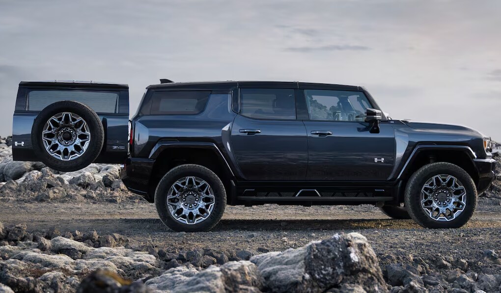 25%20hummer%20ev%20swing%20gate.png