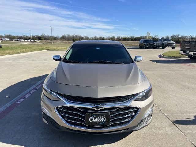 2022 Chevrolet Malibu LS photo 2