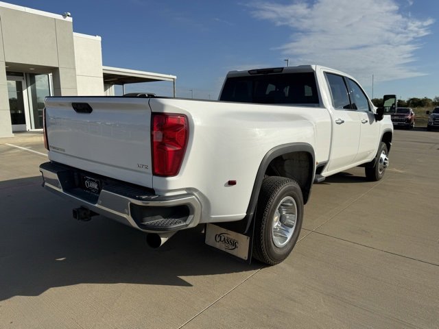 2021 Chevrolet Silverado 3500HD LTZ photo 2