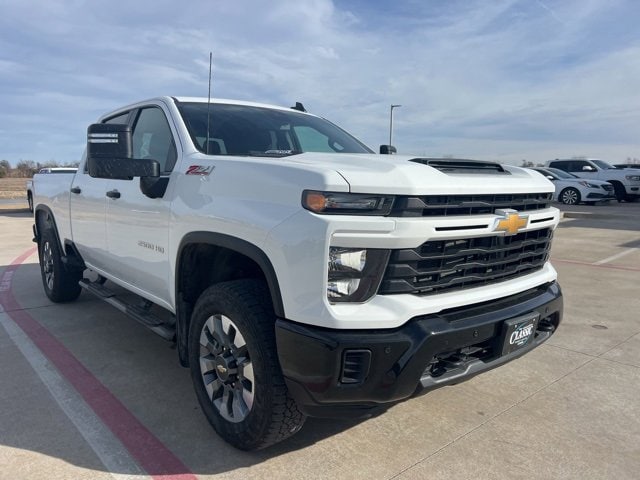 2025 Chevrolet Silverado 2500HD Custom's photo