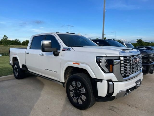 2024 GMC Sierra 4WD Crew Cab Standard Box Denali's photo