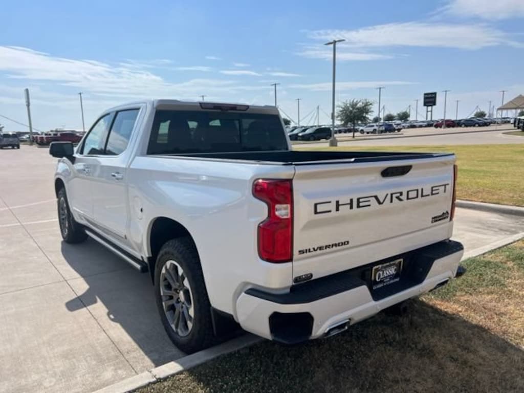 Used 2025 Chevrolet Silverado 1500 High Country Truck Crew Cab