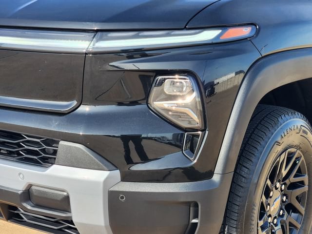 2026 Chevrolet Silverado EV LT - Photo 8