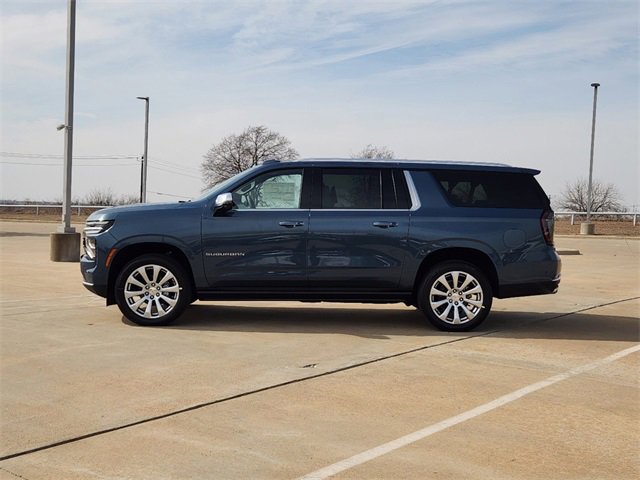 2025 Chevrolet Suburban Premier photo 4