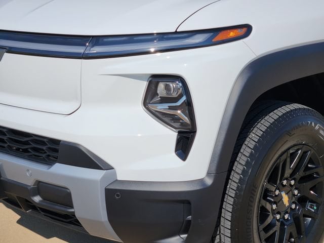 2026 Chevrolet Silverado EV LT - Photo 9