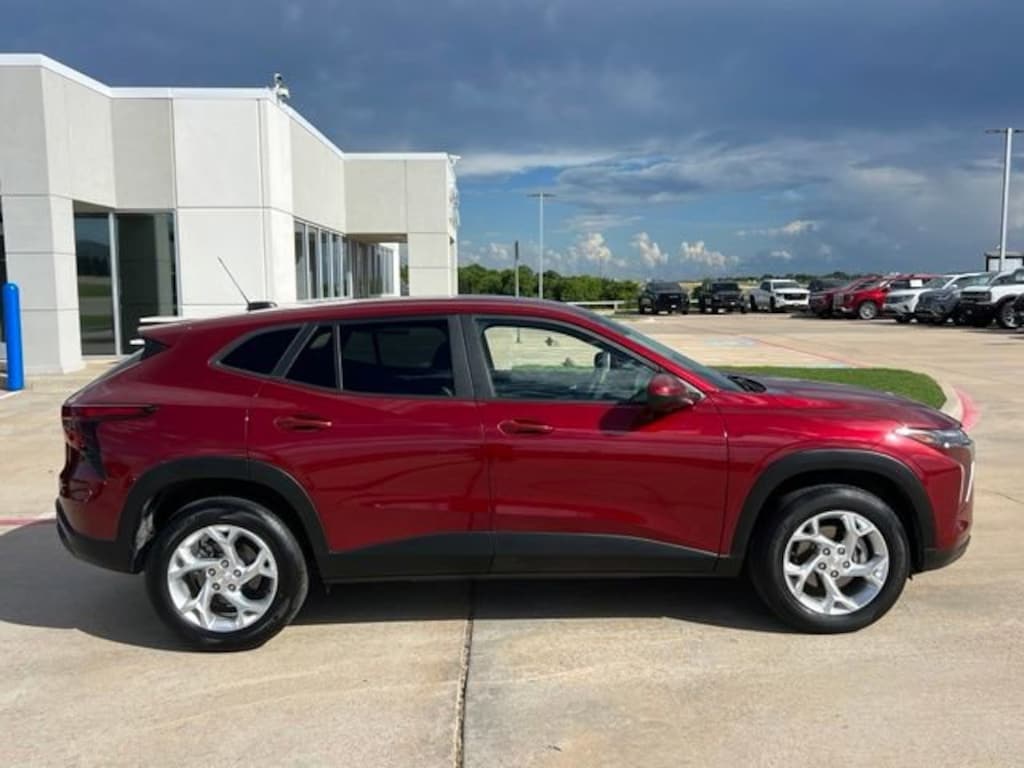 Used 2025 Chevrolet Trax LS SUV