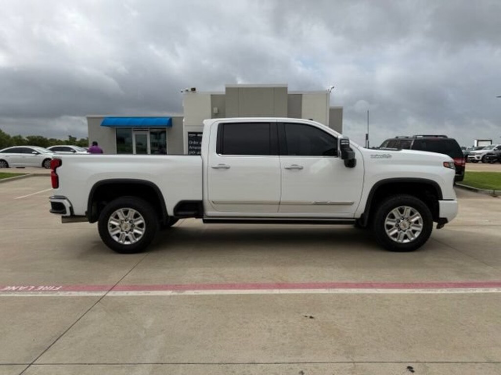 Used 2024 Chevrolet Silverado 2500 HD High Country Truck Crew Cab