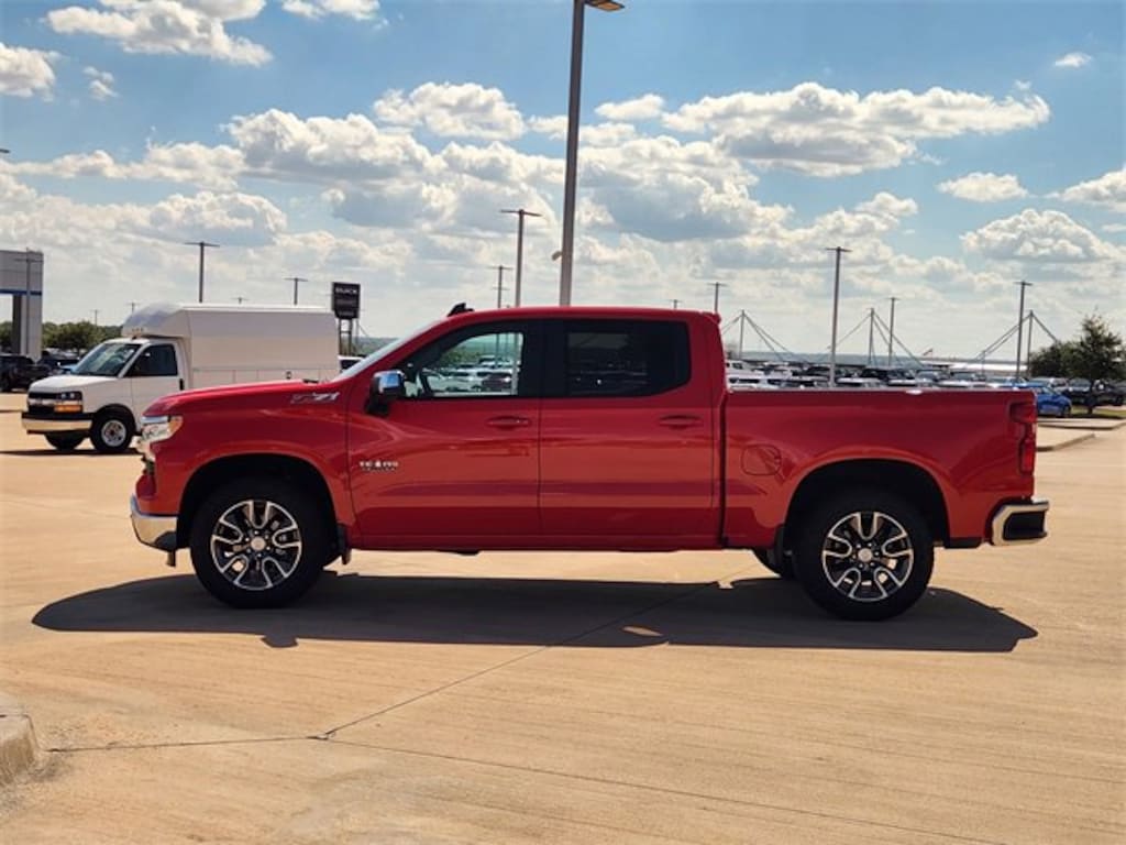 New 2025 Chevrolet Silverado 1500 LT Truck