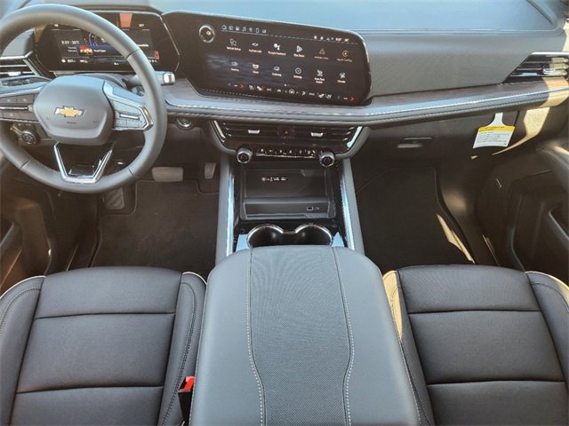 2025 Chevrolet Suburban Premier photo 2