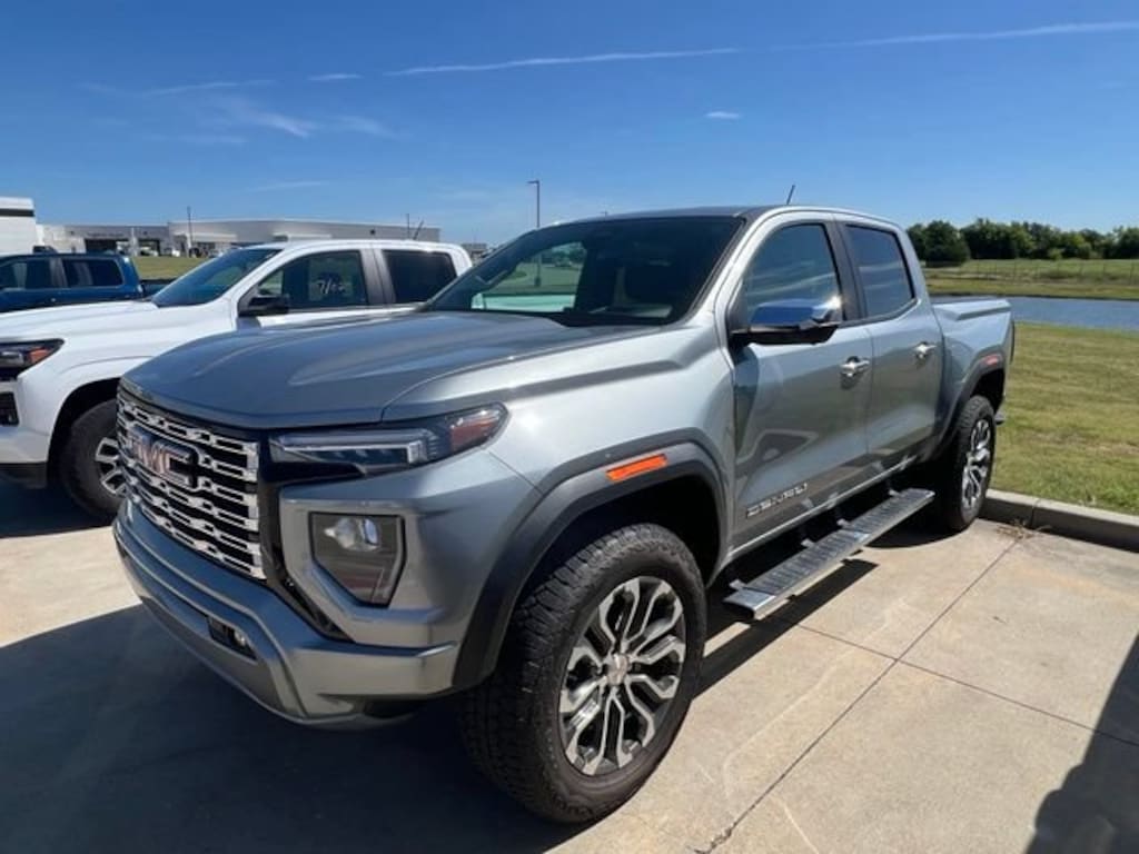 Used 2025 GMC Canyon Denali Truck Crew Cab
