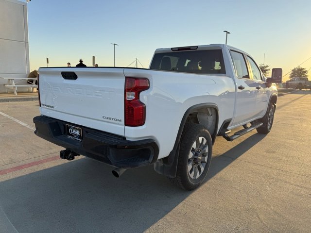 2025 Chevrolet Silverado 2500HD Custom photo 3