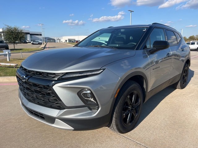 2023 Chevrolet Blazer 2LT photo 2