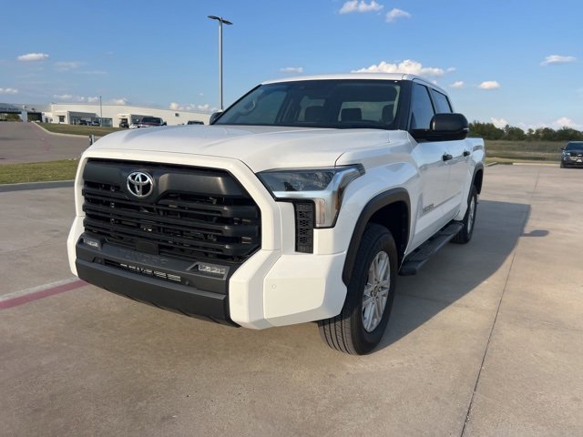 2024 Toyota Tundra SR5 CrewMax photo 3