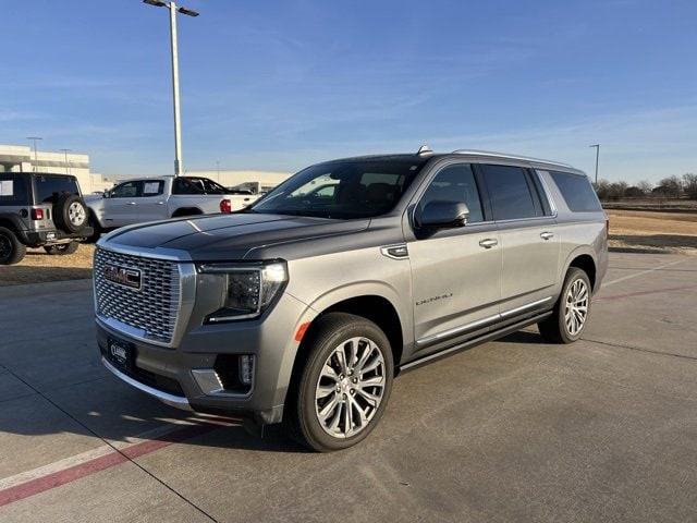 2021 GMC Yukon XL Denali's photo
